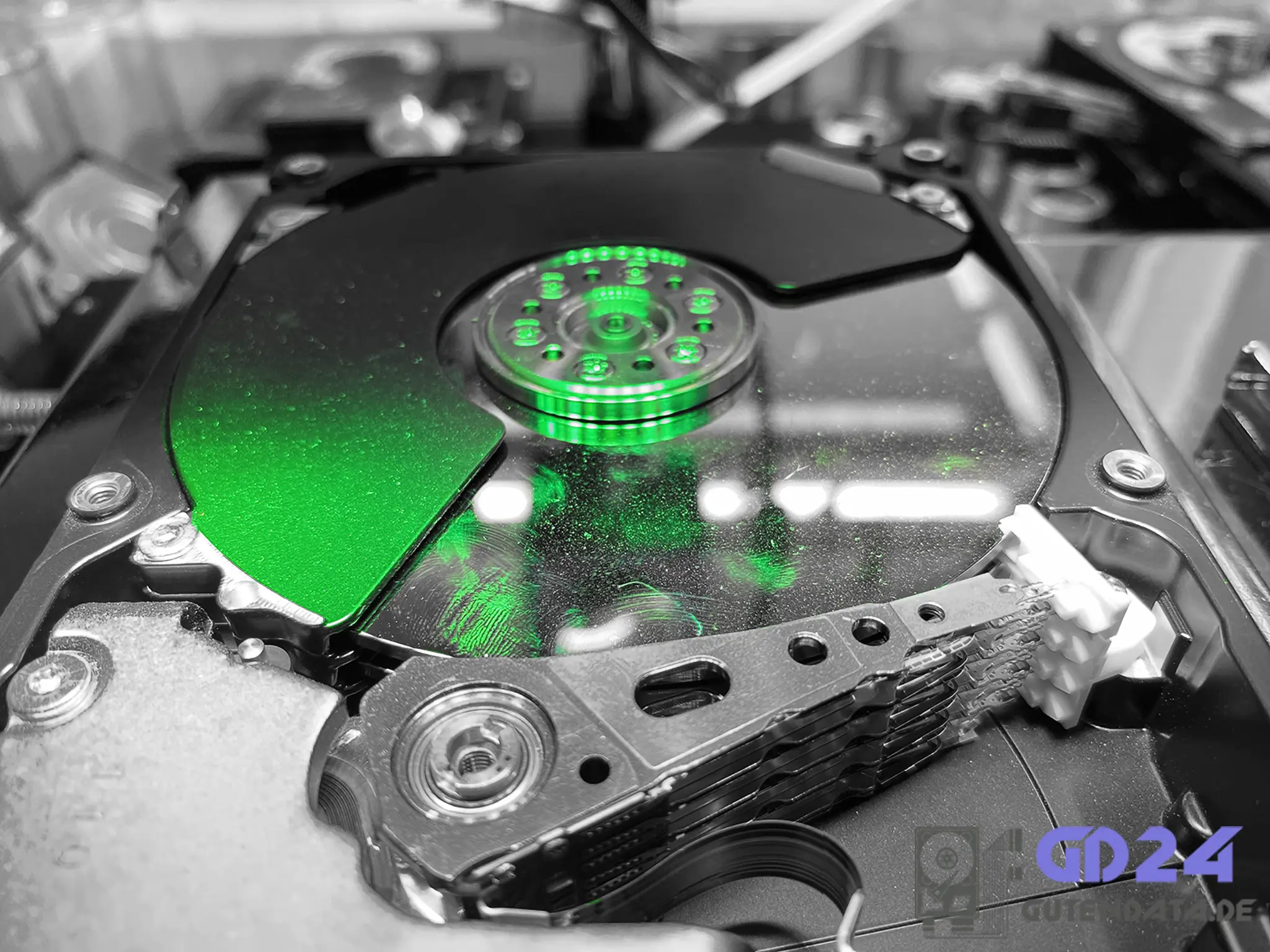 Data recovery joke - Experienced service engineer