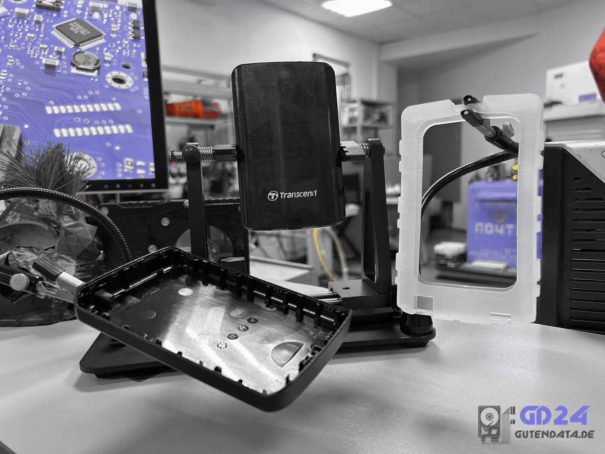 Disassembled 25D2 TS500GSJ25D2 external hard drive enclosure