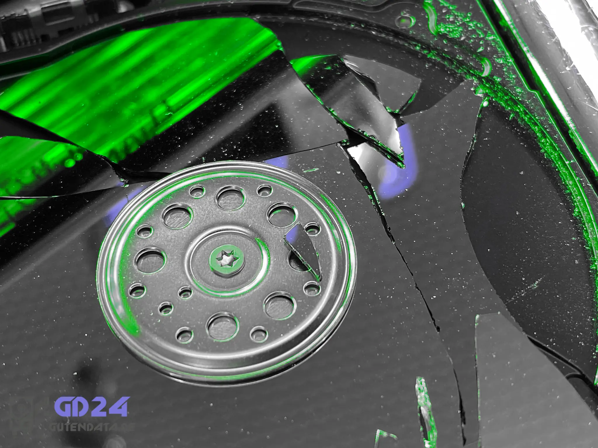Western Digital WD10SMZW-11Y0TS0 hard drive – after a fall from a table!
